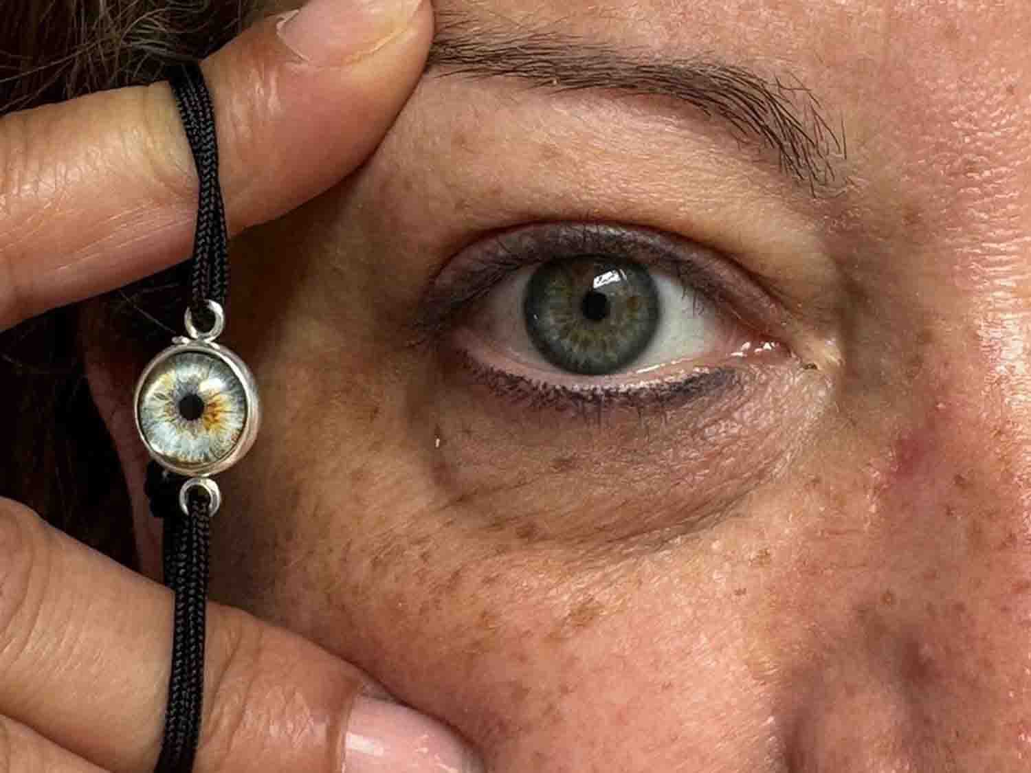 أسواره من رسمة العين