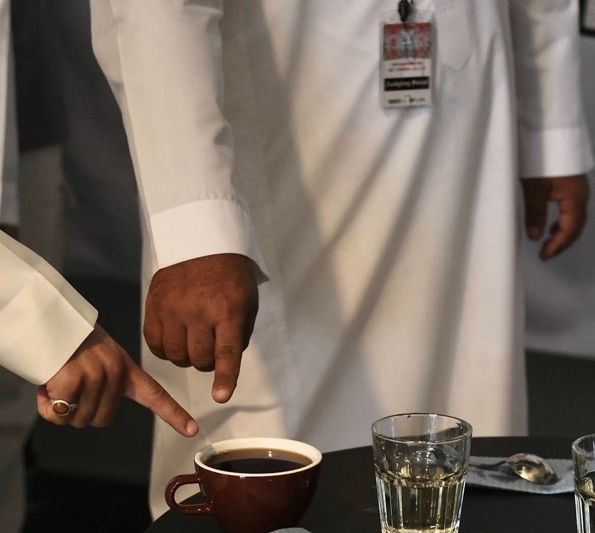 البساط أحمدي – جلسة قهوة مشتركة لأربعة أشخاص