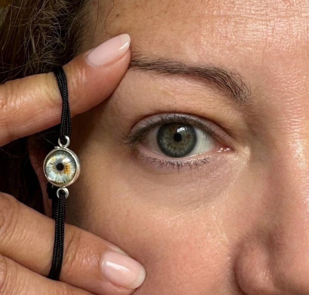 أسواره من رسمة العين